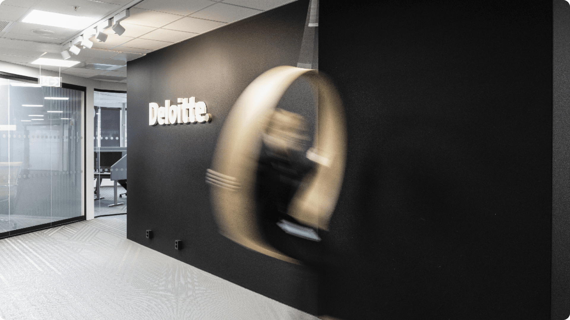 ManagementConsultants Deloitte CustomerStory