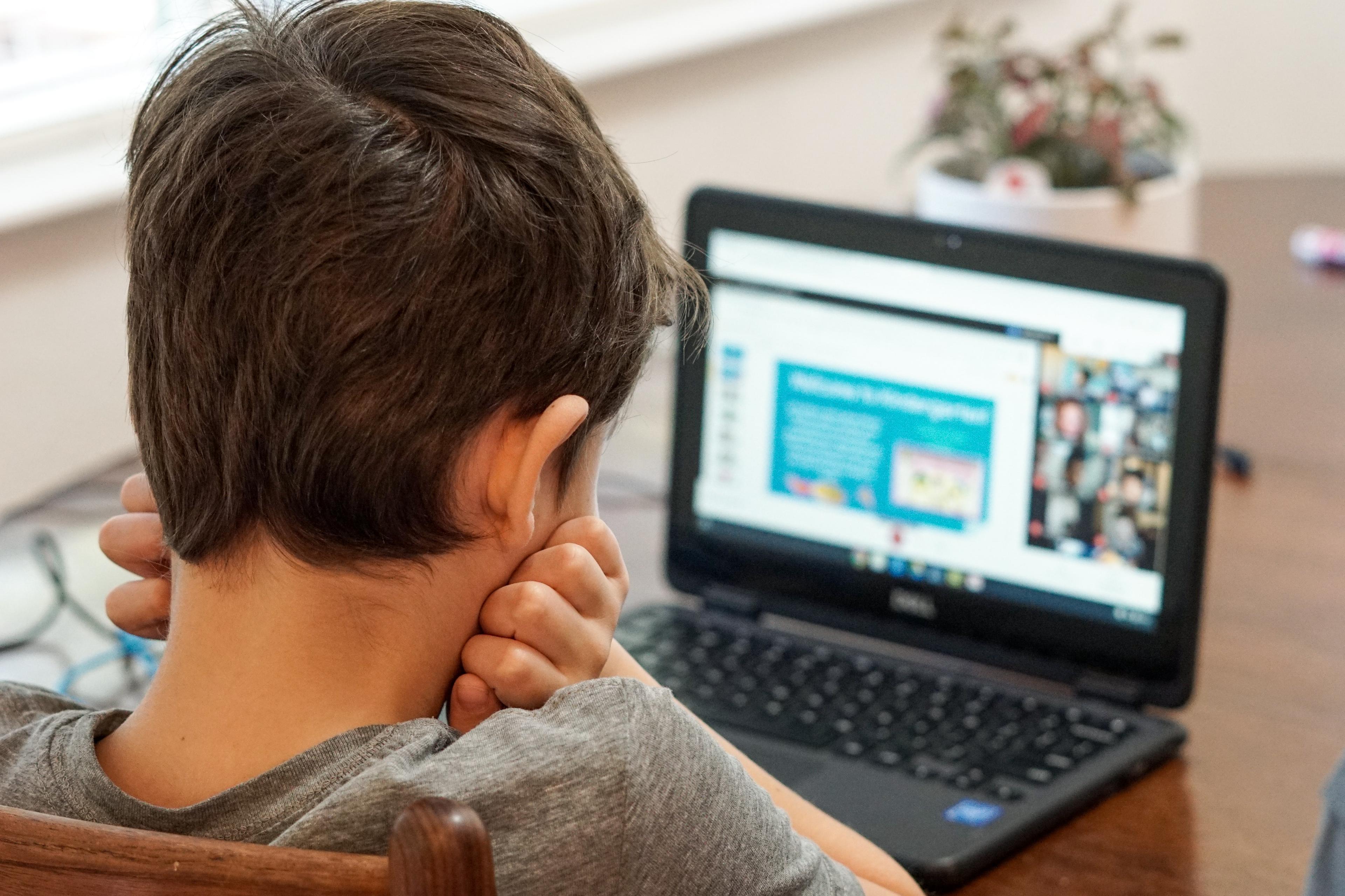 8 Ways To Engage Students In A Hybrid Classroom
